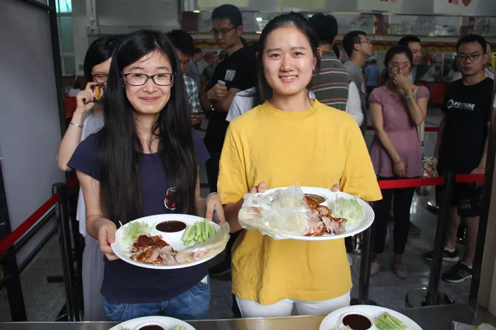 美食佳節，華麗綻放 ——天津鐵三院健力源餐廳舉辦美食節活動