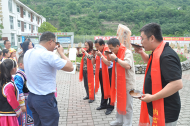 健力源集團心系助學，情暖北川