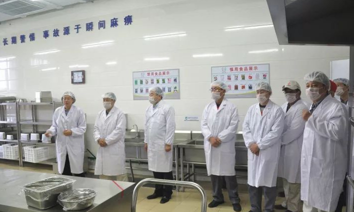 甲方領導參觀大灶間